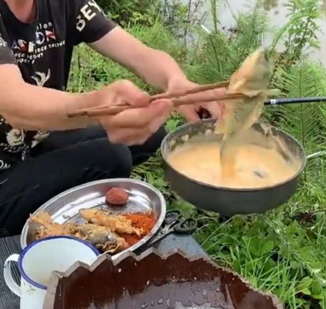 步人登山喜欢带着活鸡?不朽情缘app为何徒(图6) 步人登山喜欢带着活鸡?不朽情缘app为何徒(图6)